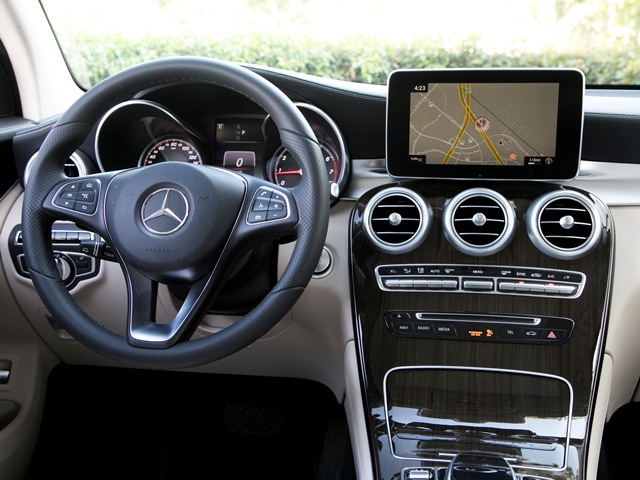 09 2017 Mercedes Benz Glc300 Best Buy
