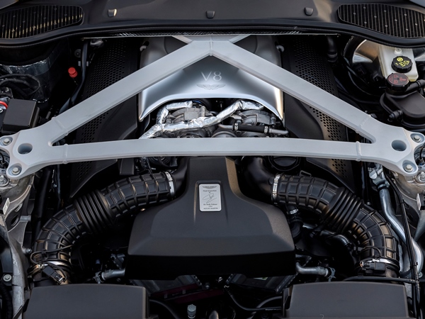 09 2018 Aston Martin Db11 V8