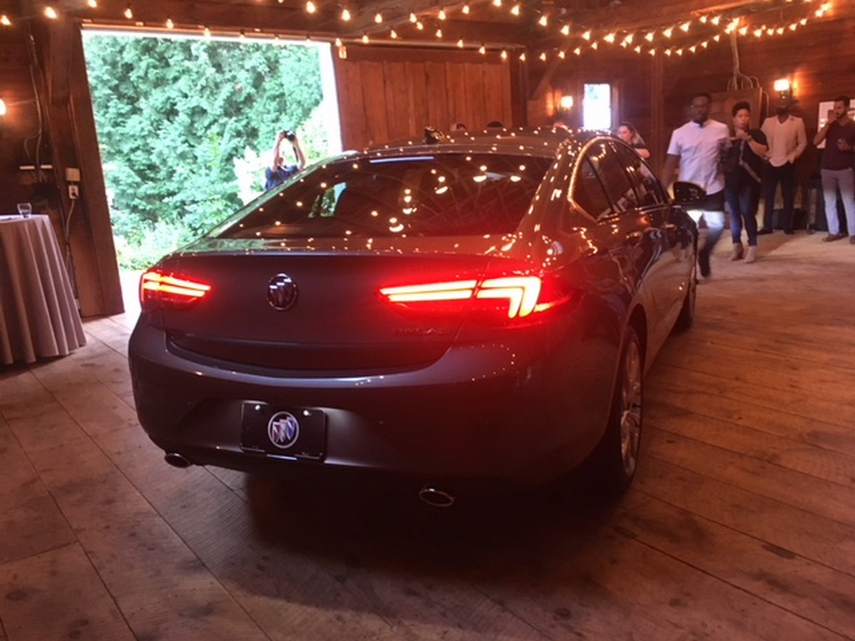 09 2019 Buick Regal Avenir Oem