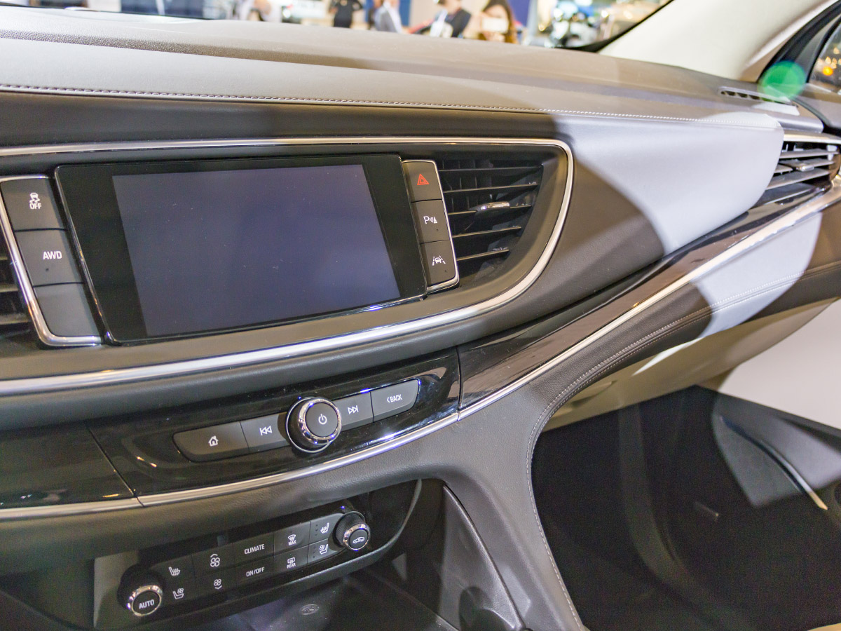 10 2018 Buick Enclave NYIAS KBB
