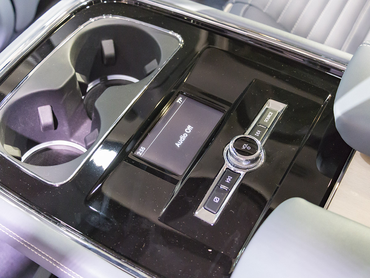 10 2018 Lincoln Navigator NYIAS KBB