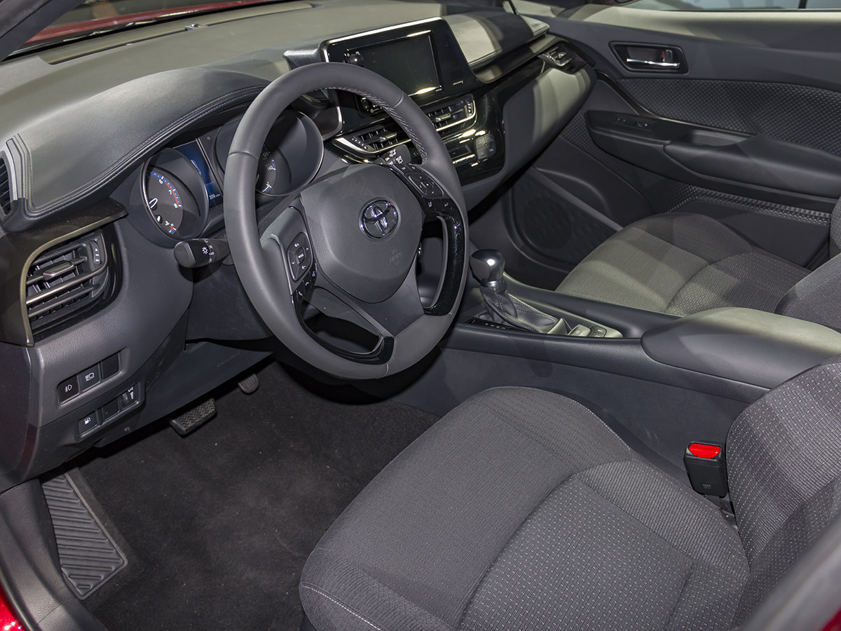 10 2018 Toyota C Hr LA