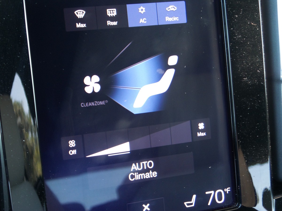 10 2019 Volvo XC40 Climate