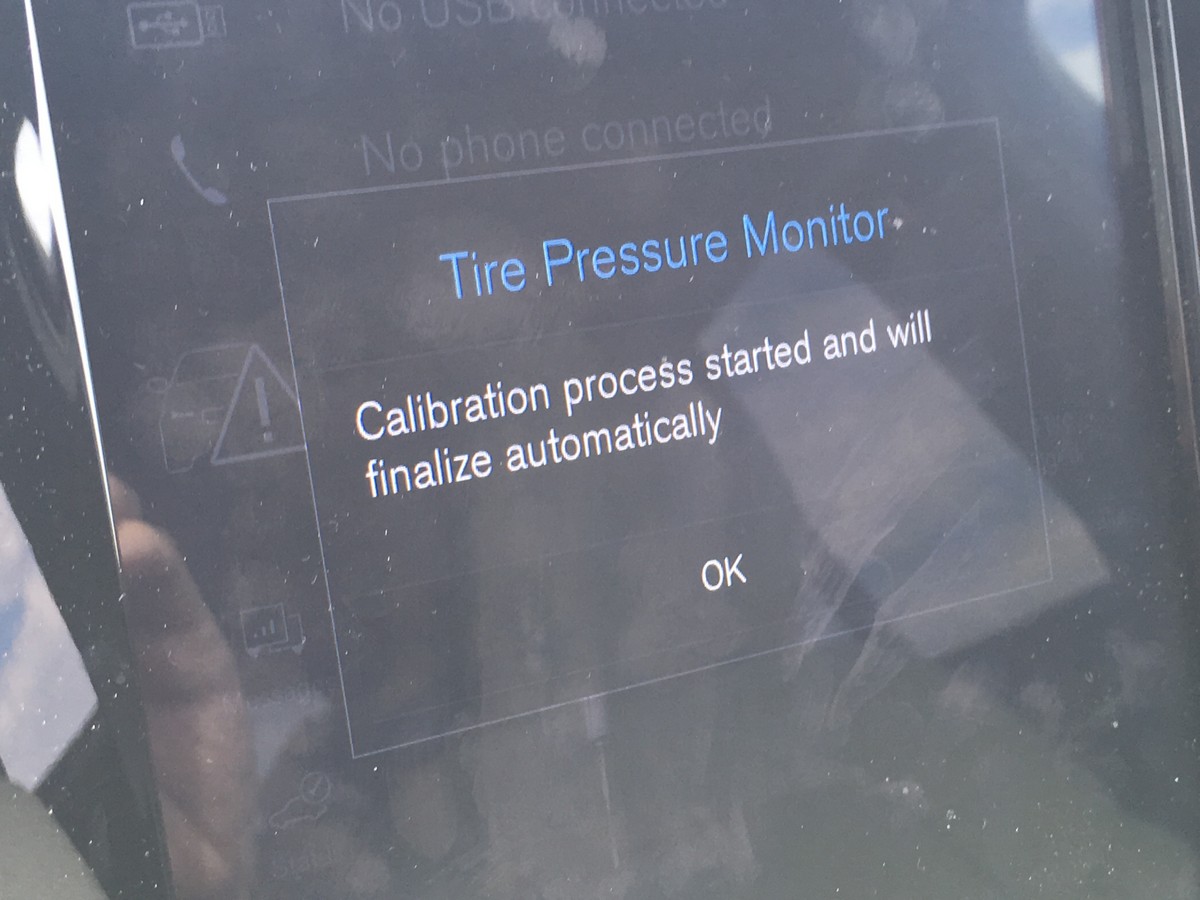 10 2019 Volvo XC40 Tire Warning