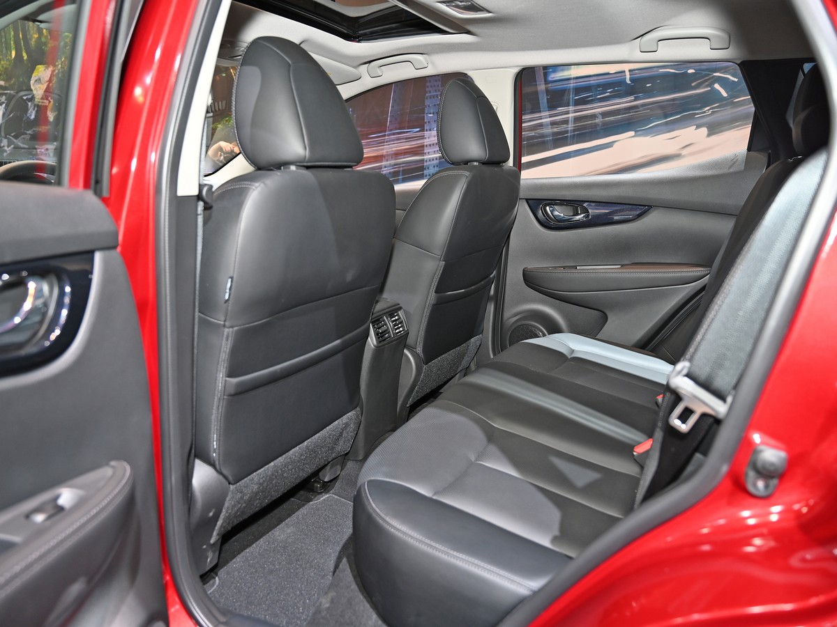 10 2020 Nissan Rogue Sport Cas19