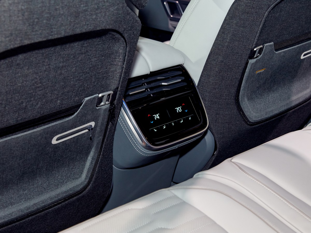 10 Rivian R1s Suv LA