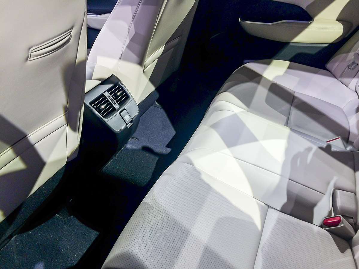 11 2018 Honda Clarity PHEV NYIAS KBB