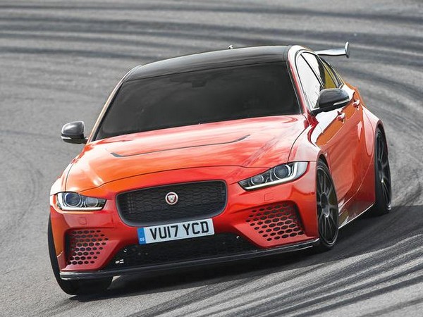 11 2018 Jaguar Xe Sv Project 8