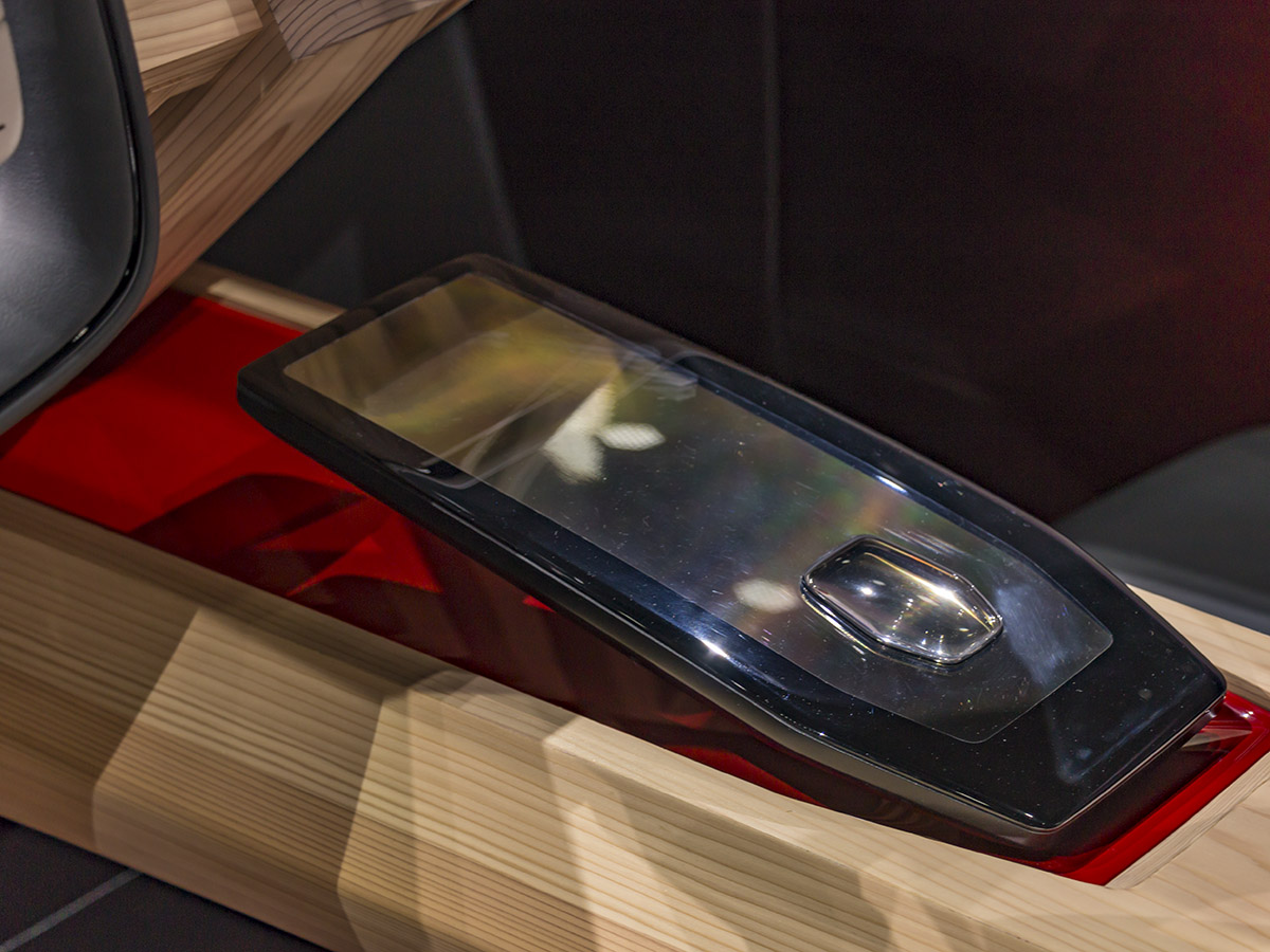 11 Nissan X Motion Concept NAIAS KBB