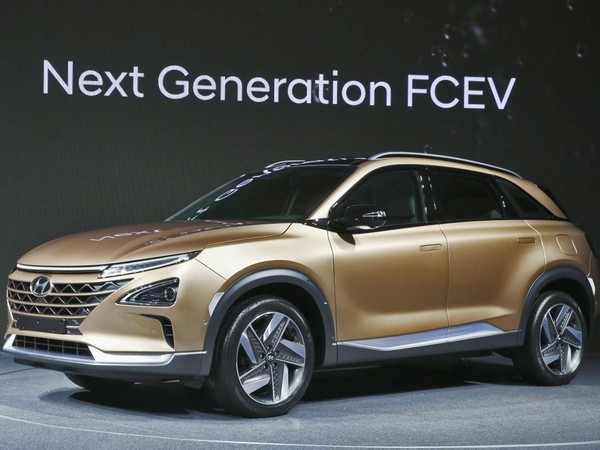 11 Hyundai Next Gen Fuel Cell Suv