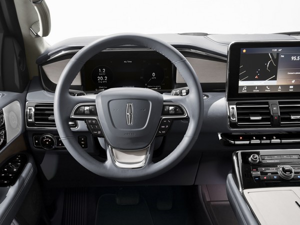 12 2018 Lincoln Navigator Debut