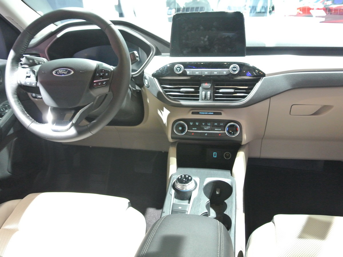 12 2020 Ford Escape Live