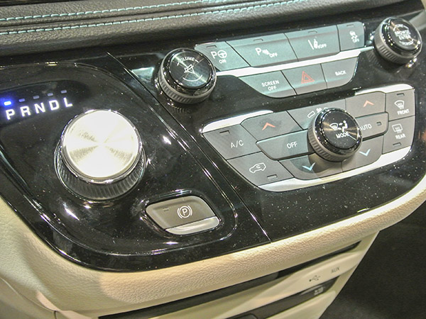 13 2017 Chrysler Pacifica