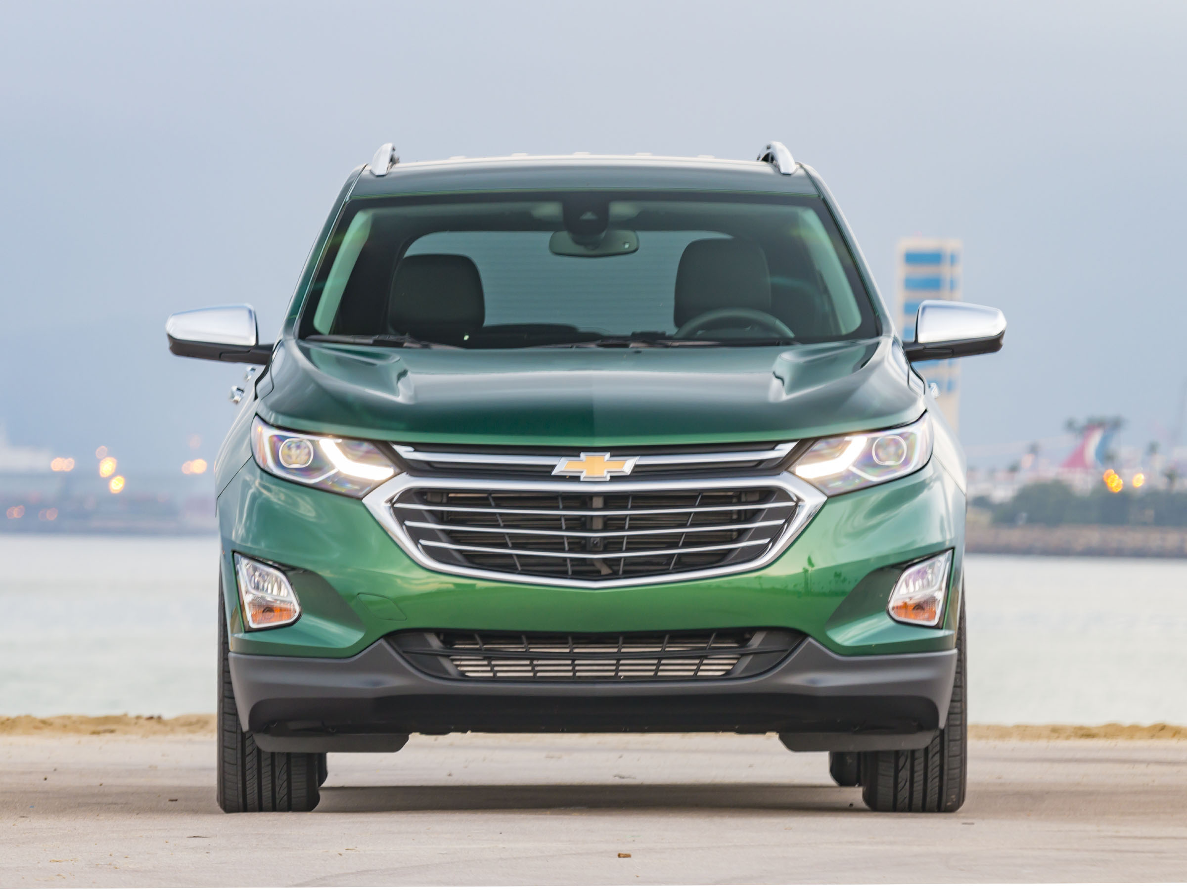 13 2018 Chevrolet Equinox Turbo Exterior KBB