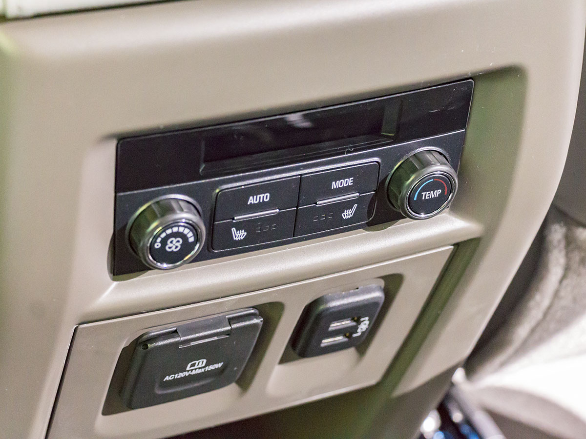 13 2018 Chevrolet Traverse Detroit KBB