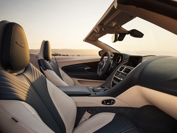 13 2018 Aston Martin Db11 Volante Oem