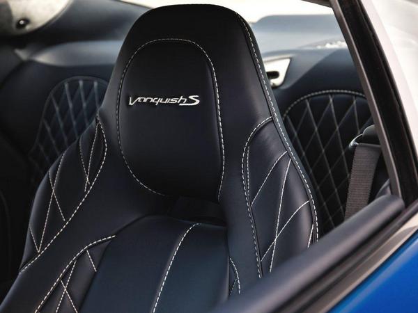 13 2018 Aston Martin Vanquish S