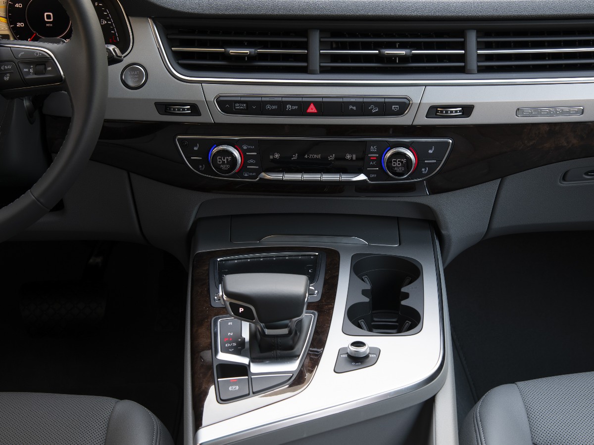 13 2018 Audi Q7 Bb