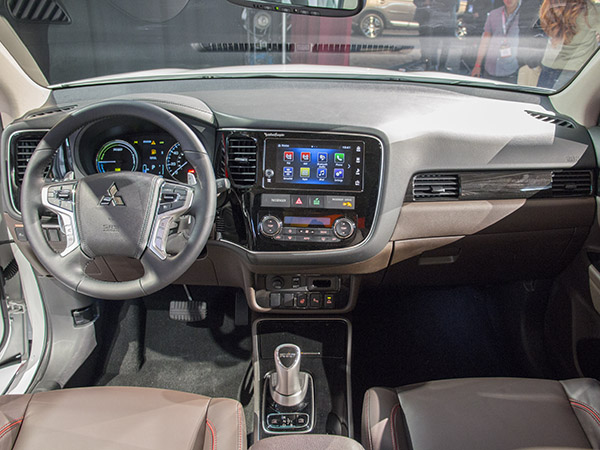 14 2017 Mitsubishi Outlander PHEV