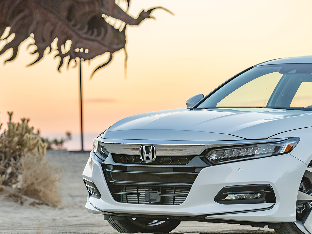 14 2018 Honda Accord Exterior BB Win KBB Win