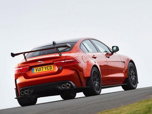 14 2018 Jaguar Xe Sv Project 8