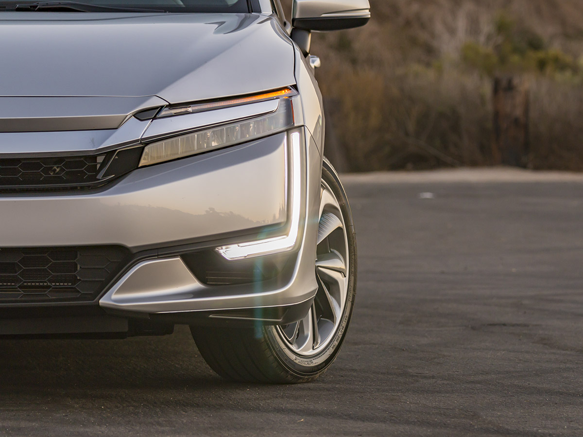 15 2018 Honda Clarity PHEV Exterior KBB