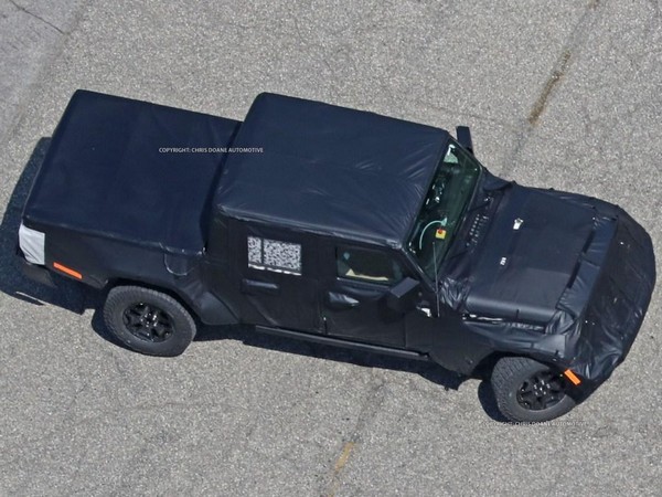 15 2019 Jeep Wrangler Pickup