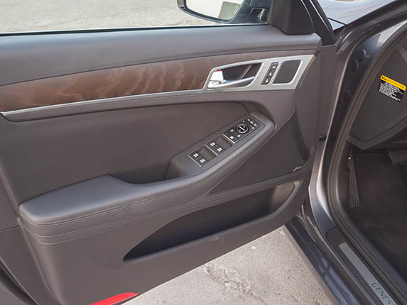 16 2015 Hyundai Genesis Long Term Interior