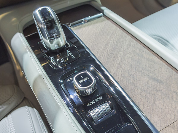16 2017 Volvo XC90 Excellence