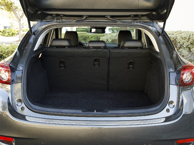 16 2017 Mazda Mazda3 Hatch Comparo