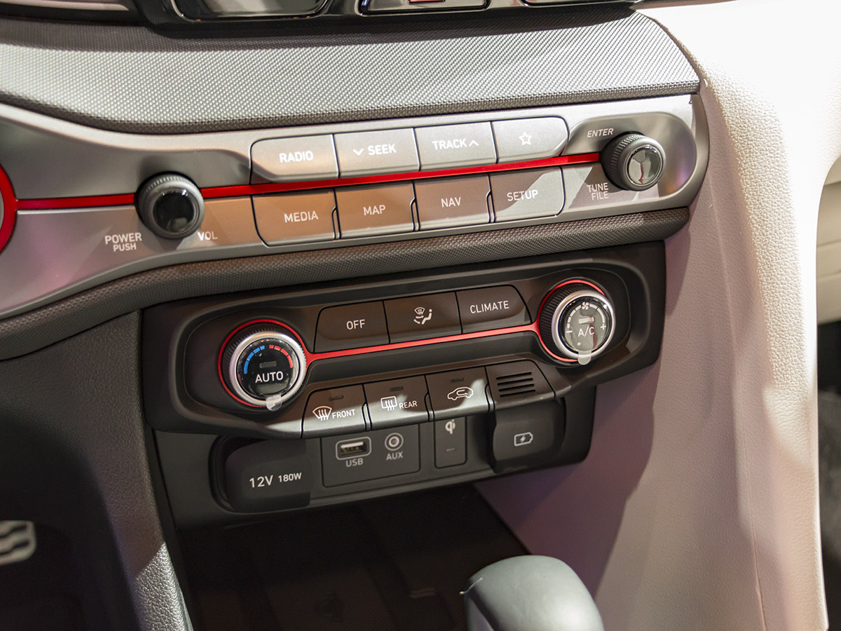 16 2019 Hyundai Veloster NAIAS KBB