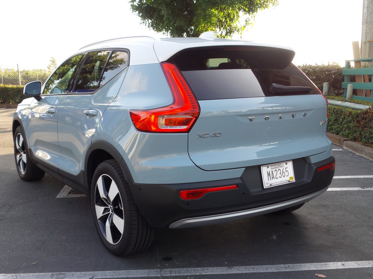 16 2019 Volvo XC40 Long Term
