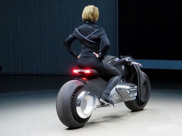 16 Bmw Motorrad Vision Next 100
