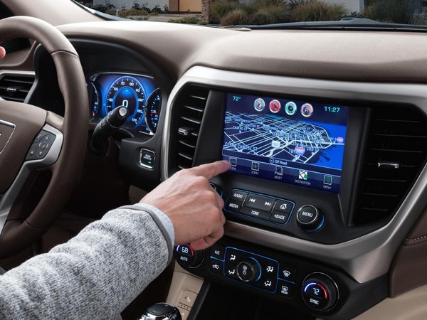 17 2017 Gmc Acadia Denali