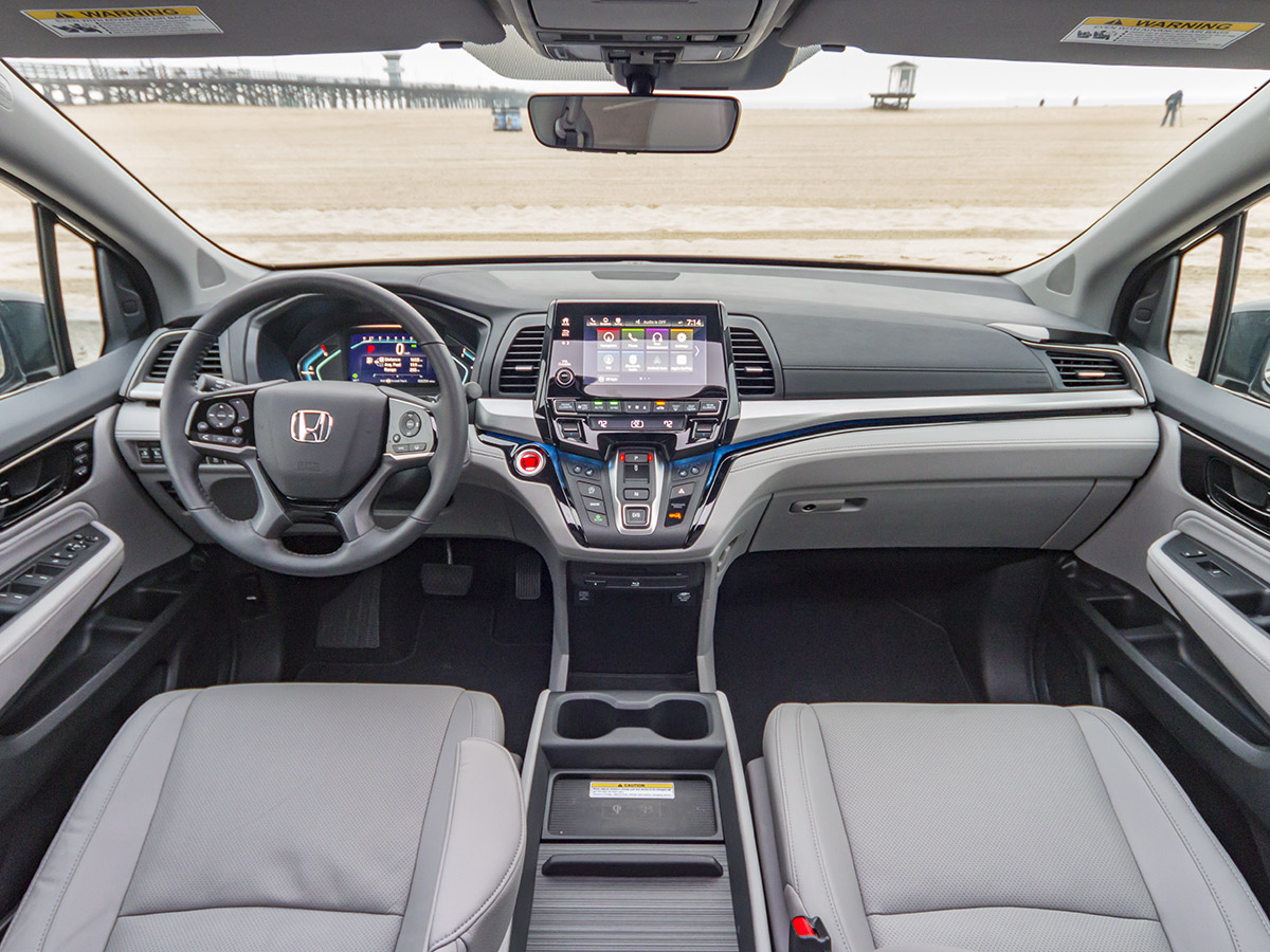 17 2018 Honda Odyssey Elite Intereior BB KBB