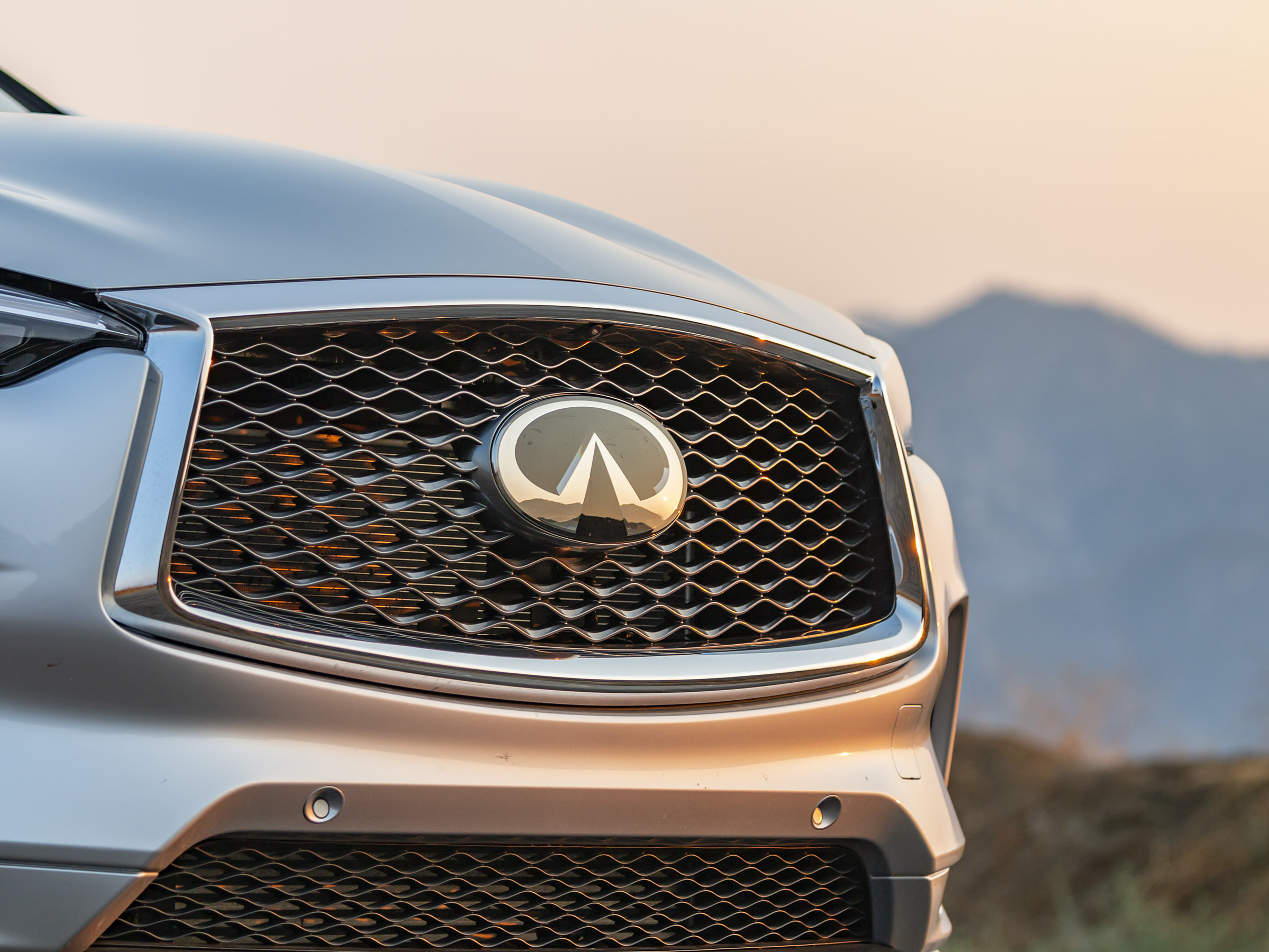 17 2019 Infiniti QX50 LT Exterior KBB