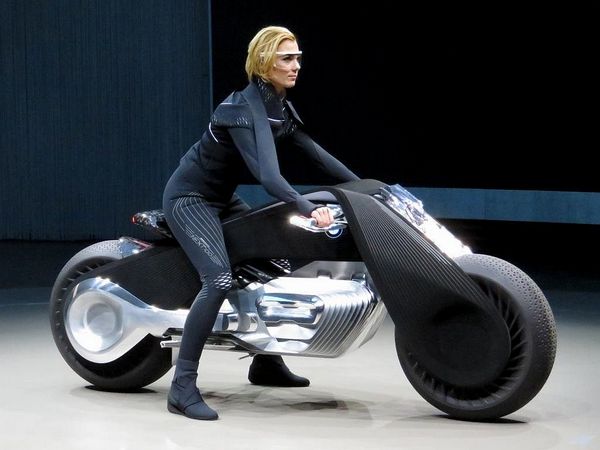 17 Bmw Motorrad Vision Next 100