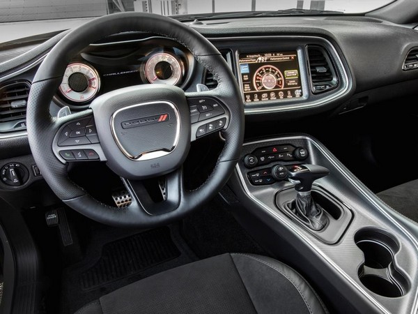 18 2017 Dodge Challenger T A 392