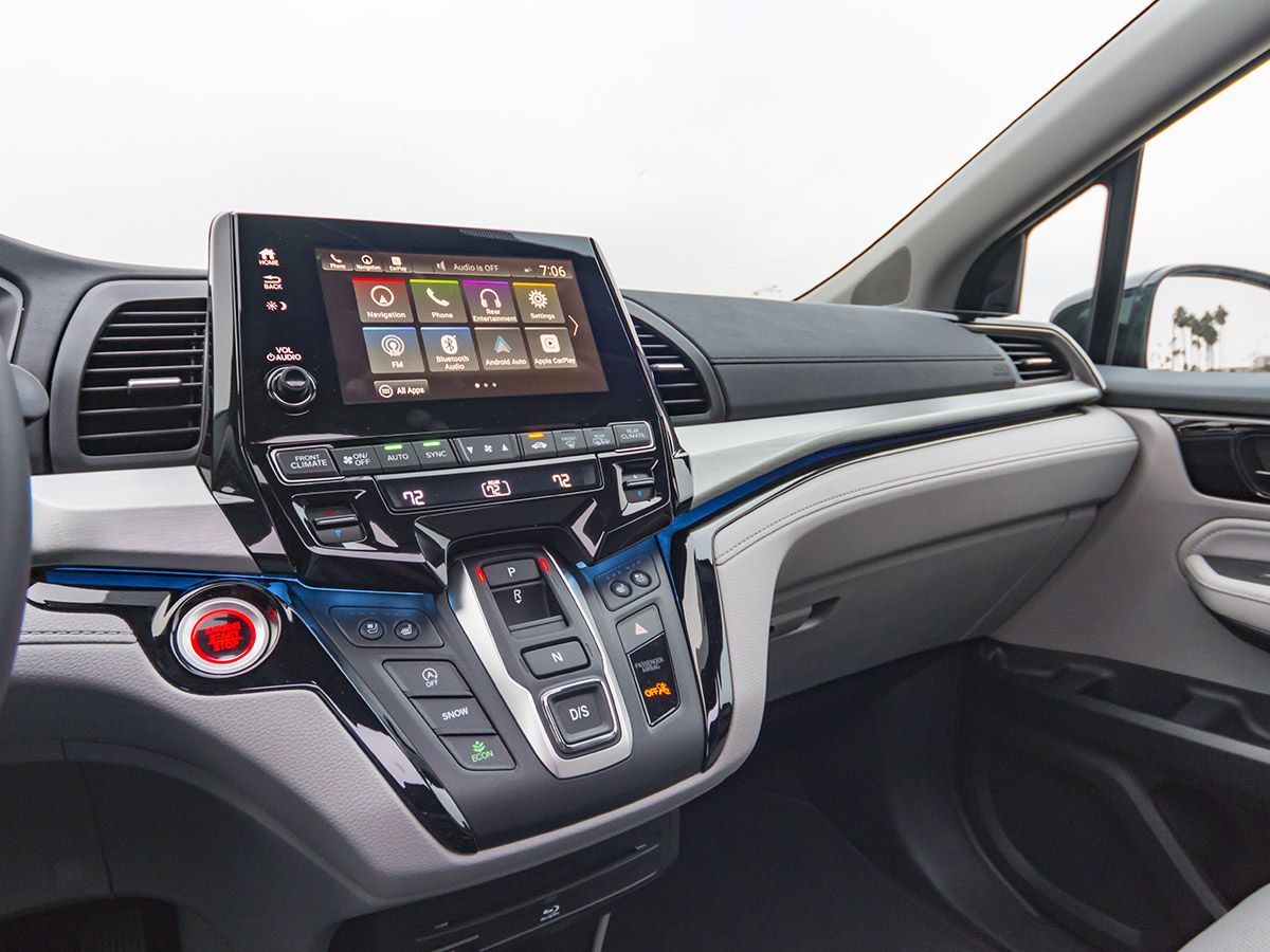 18 2018 Honda Odyssey Elite Intereior BB KBB