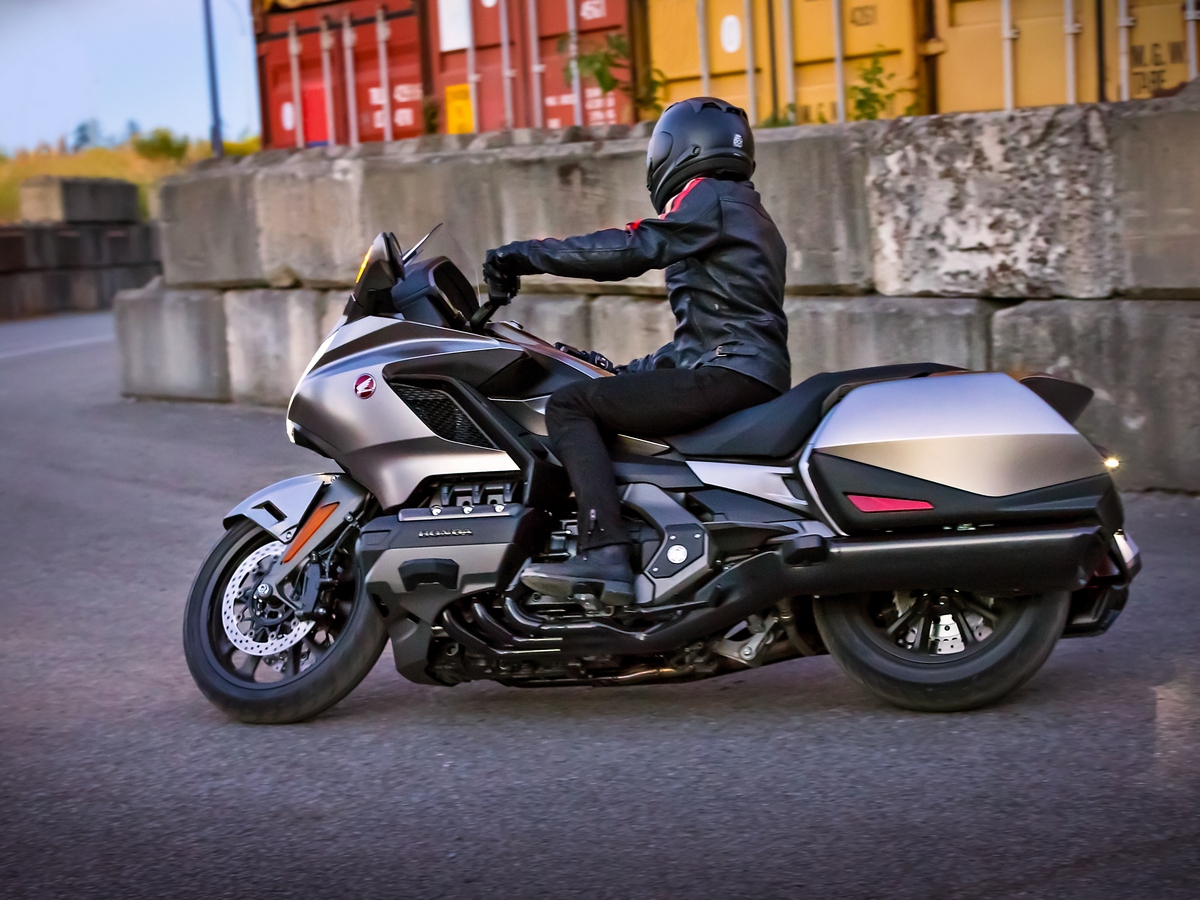 18 Honda Gold Wing Action Image 25