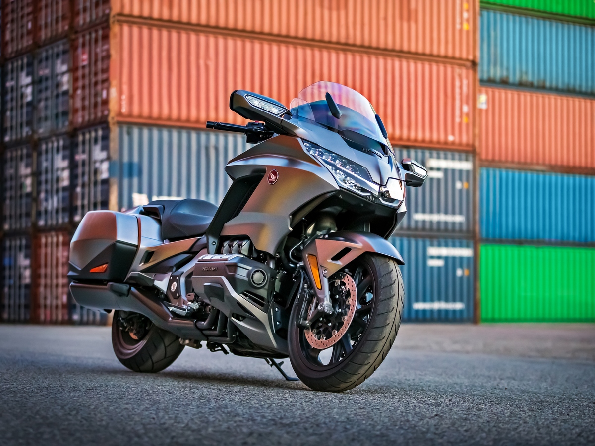 18 Honda Gold Wing Lifestyle Image 15