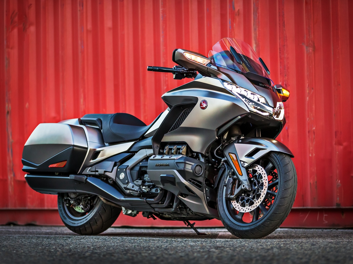 18 Honda Gold Wing Lifestyle Image 16