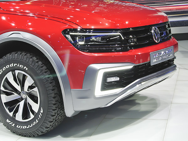 18 Volkswagen Tiguan GTE Concept