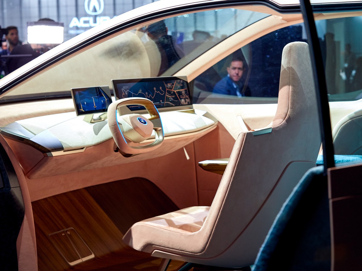 18 Bmw Vision INext LA