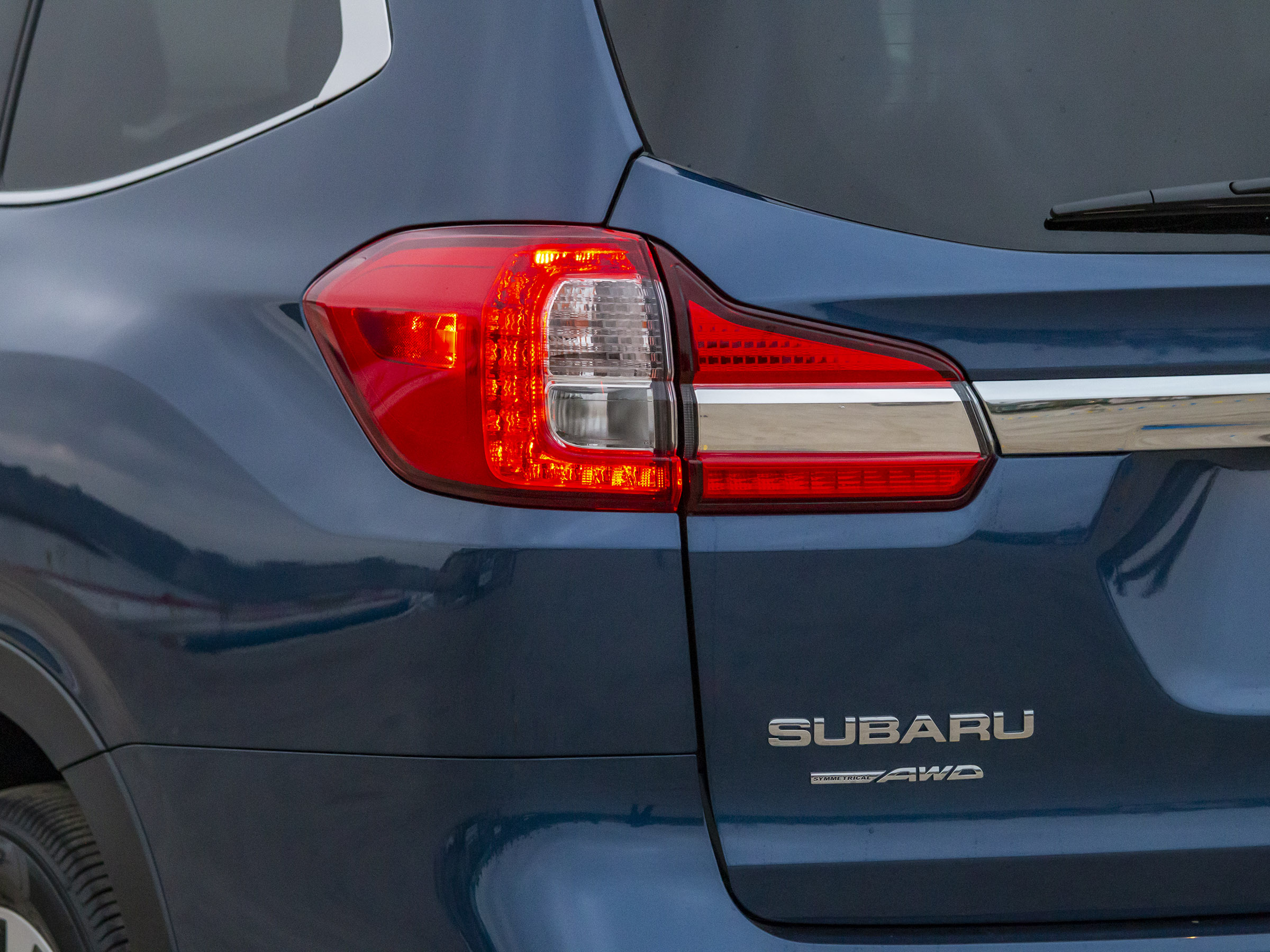 19 2019 Subaru Ascent LT Exterior KBB