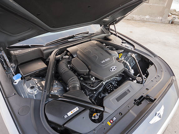 19a 2015 Hyundai Genesis Long Term Exterior