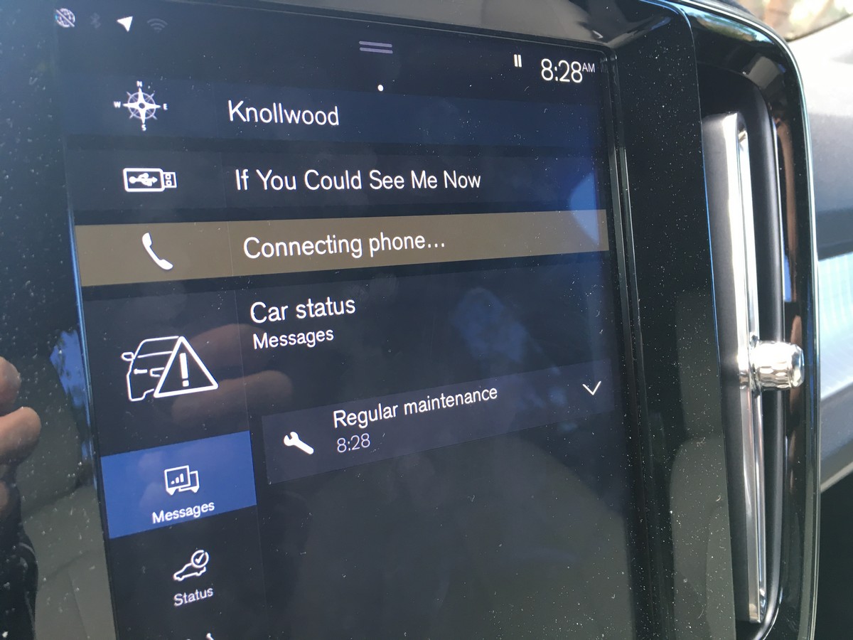 2 2019 Volvo XC40 Service