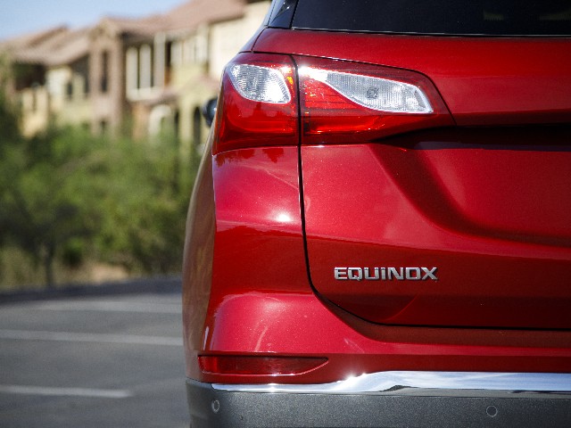 20 2018 Chevrolet Equinox Comparo