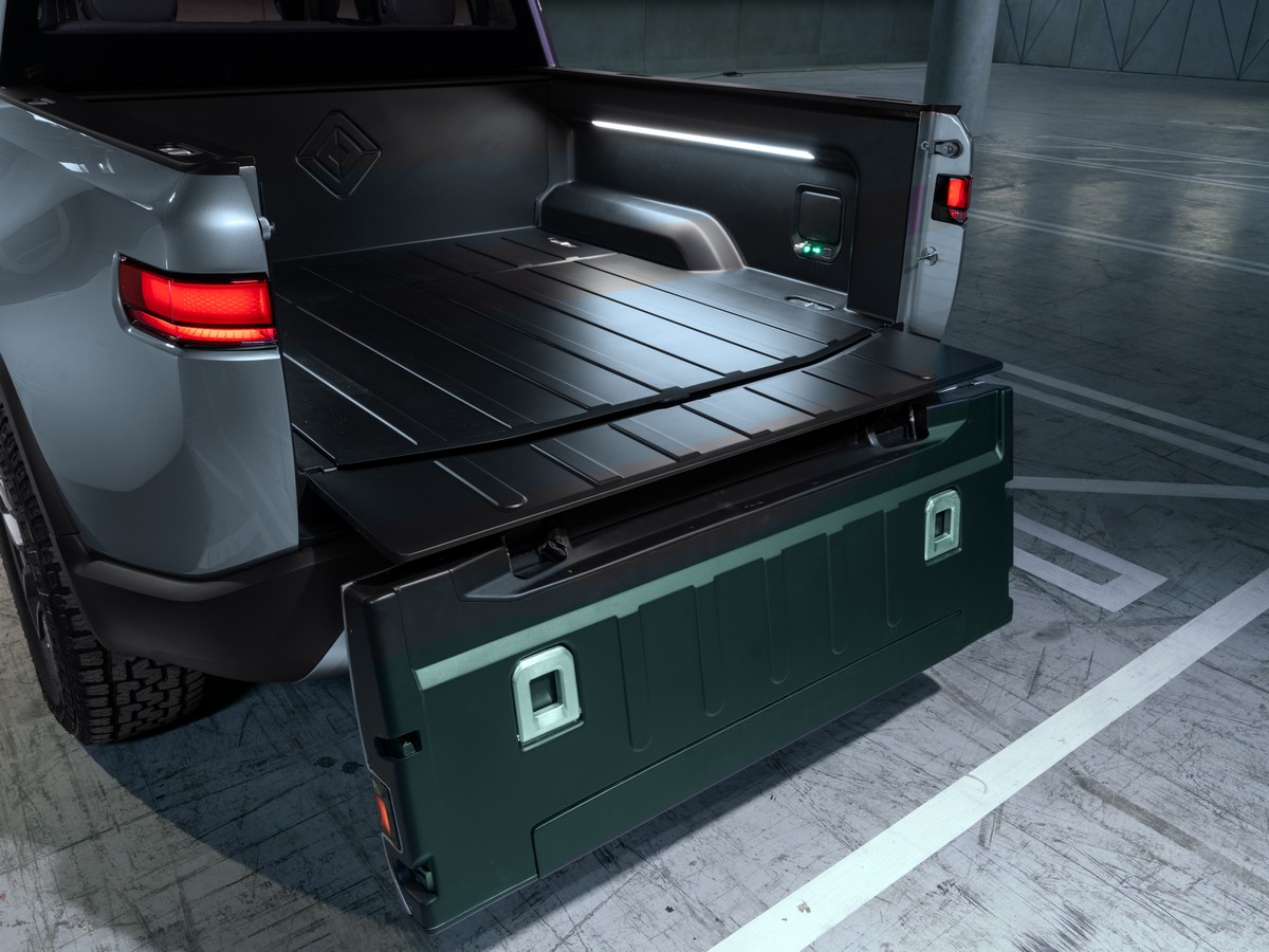 20 Rivian R1t Electric Truck Oem