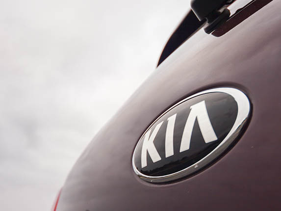 2015 Kia Sedona SX Long Term Exterior 07